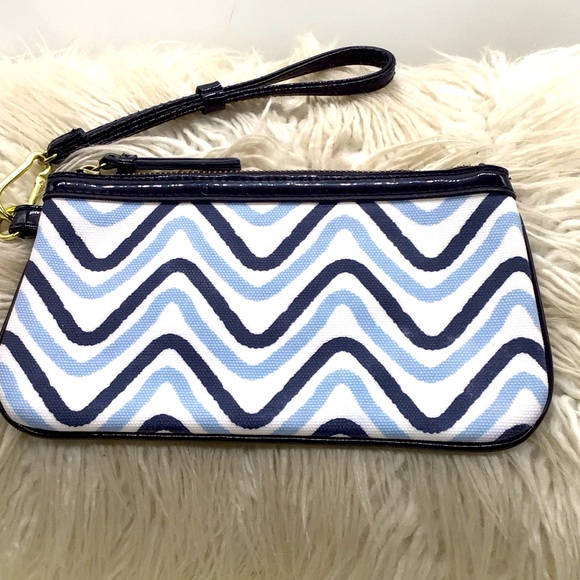 🌼3/$13🌼BUNDLE DEAL! Merona Canvas Blue/White Stripe Pattern Wristlet - Picture 1 of 8